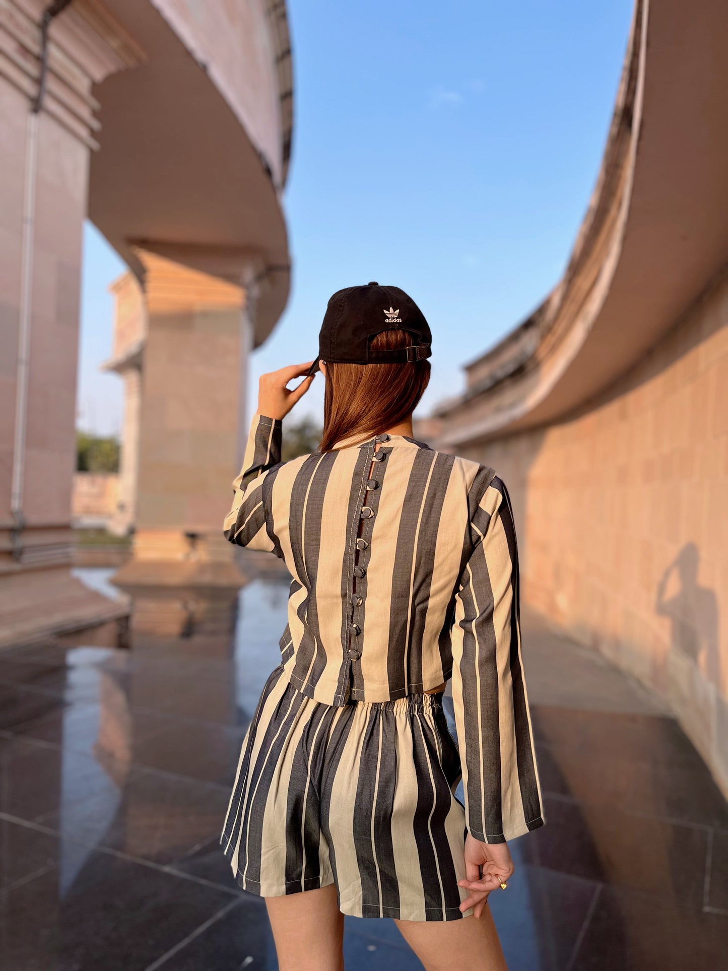 Monochrome Back Buttoned Set